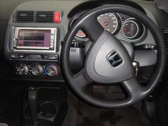 2004 Honda Fit Pictures