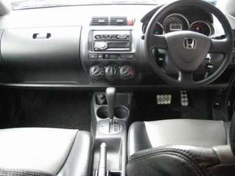 2004 Honda Fit Photos