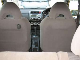 2004 Honda Fit Pictures