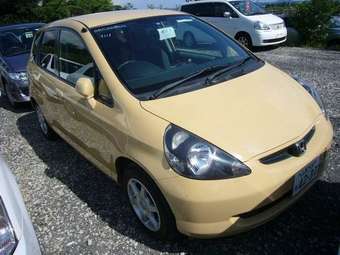 2004 Honda Fit Photos