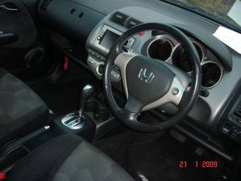 2004 Honda Fit Pictures