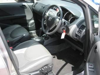 2004 Honda Fit Photos