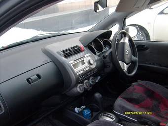 2004 Honda Fit Pictures