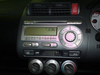 2004 Honda Fit Pictures
