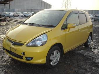 2004 Honda Fit Photos