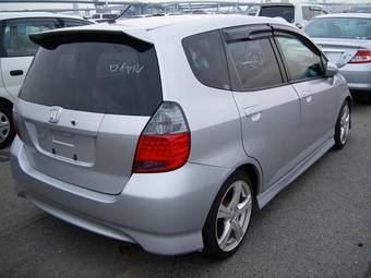 2004 Honda Fit Photos