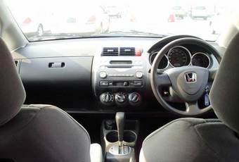 2004 Honda Fit Photos