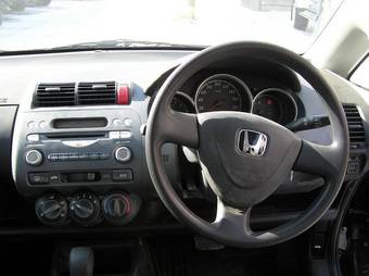 2004 Honda Fit Pictures