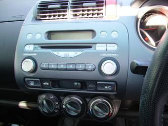 2004 Honda Fit Pictures