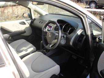 2004 Honda Fit Photos