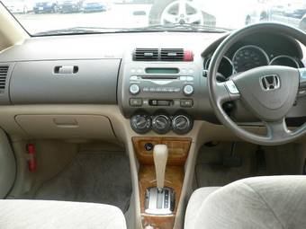 2004 Honda Fit Pictures