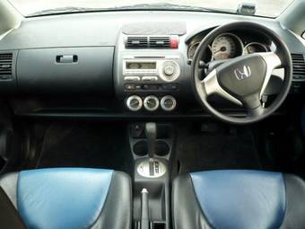 2004 Honda Fit Pictures