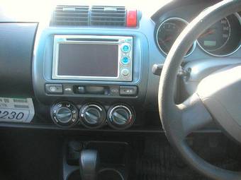 2004 Honda Fit Pictures