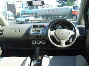 2004 Honda Fit Pictures