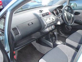 2004 Honda Fit Photos