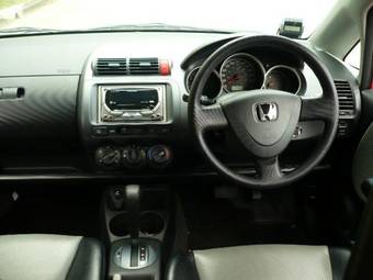 2004 Honda Fit Pictures
