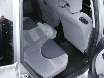 2004 Honda Fit Photos