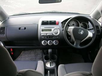 2004 Honda Fit Photos