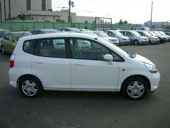 2004 Honda Fit Pictures