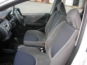 2004 Honda Fit Photos