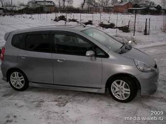 2004 Honda Fit Pictures