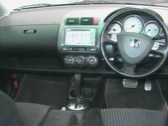 2004 Honda Fit Pictures