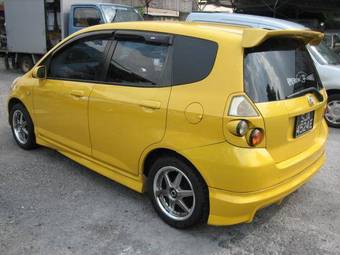 2004 Honda Fit Pictures