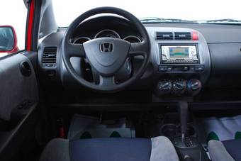2004 Honda Fit Photos