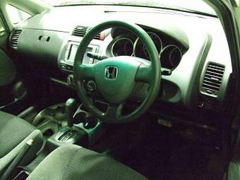 2004 Honda Fit Photos