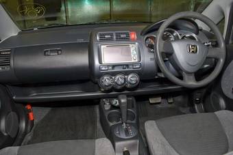 2004 Honda Fit Photos