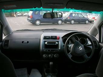 2004 Honda Fit Pictures