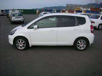 2004 Honda Fit Photos