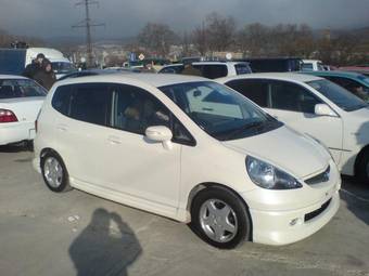 2004 Honda Fit Photos