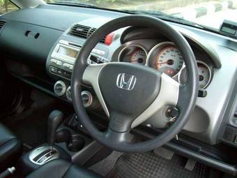 2004 Honda Fit Pictures