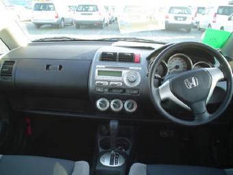 2004 Honda Fit Photos