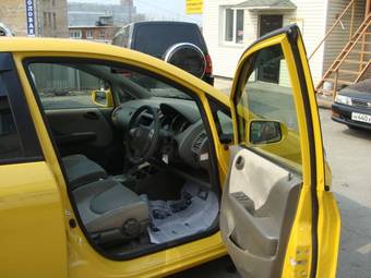 2004 Honda Fit Pictures