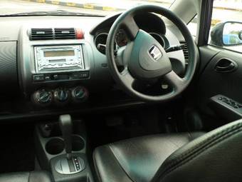2004 Honda Fit Wallpapers