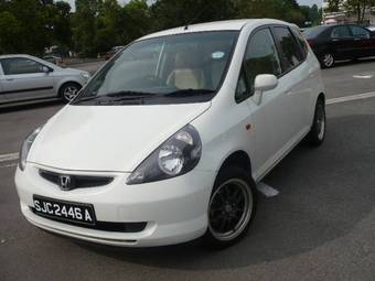 2004 Honda Fit Photos
