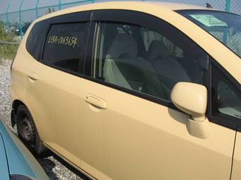 2004 Honda Fit Photos