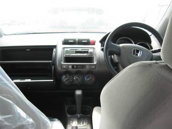 2004 Honda Fit Photos