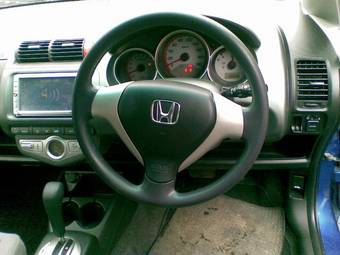 2004 Honda Fit Photos