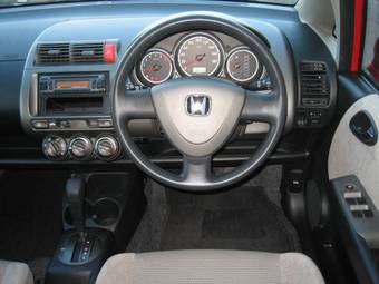 2004 Honda Fit Pictures