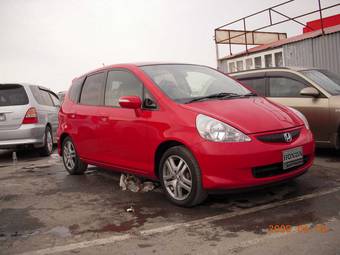 2004 Honda Fit Photos