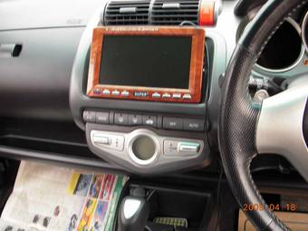 2004 Honda Fit Wallpapers