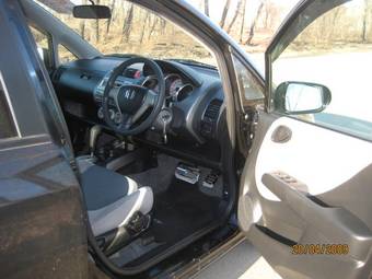 2004 Honda Fit Pictures