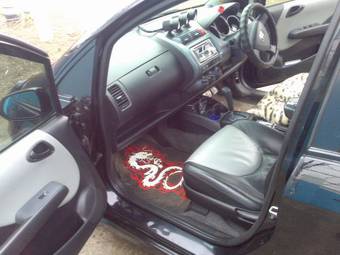 2004 Honda Fit Photos