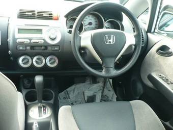 2004 Honda Fit Photos