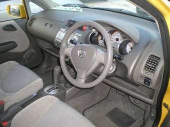 2004 Honda Fit Photos