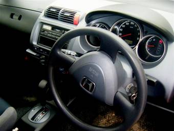 2004 Honda Fit Photos