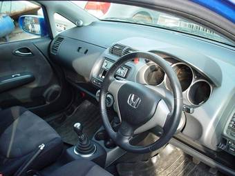 2004 Honda Fit Photos